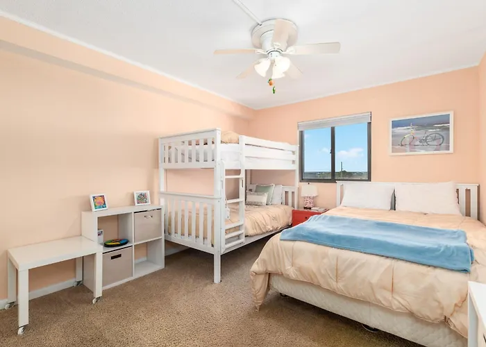 Wake Up To Stunning Ocean Views In Beautiful Plaza Condominium! *